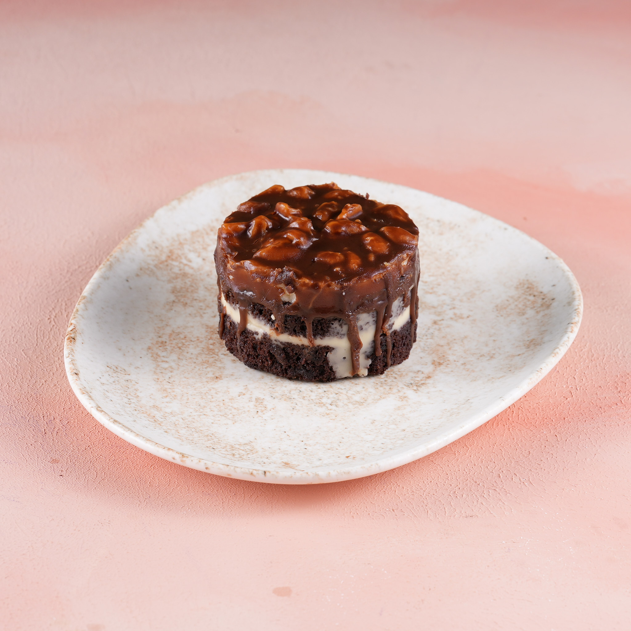 YER FISTIKLI KARAMELLİ PASTA