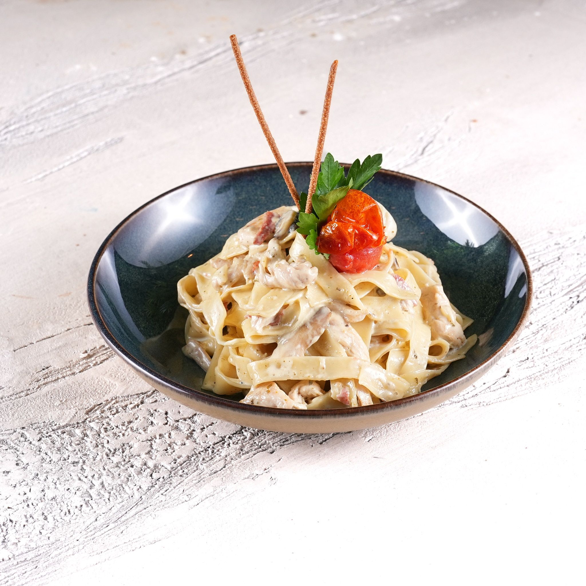 FETTUCİNİ ALFREDO   