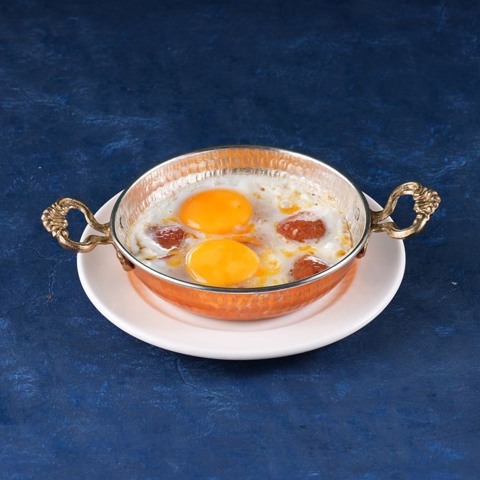 SAHANDA SUCUKLU YUMURTA