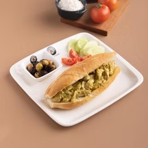 KÖRİ SOSLU TAVUKLU SANDVİÇ  